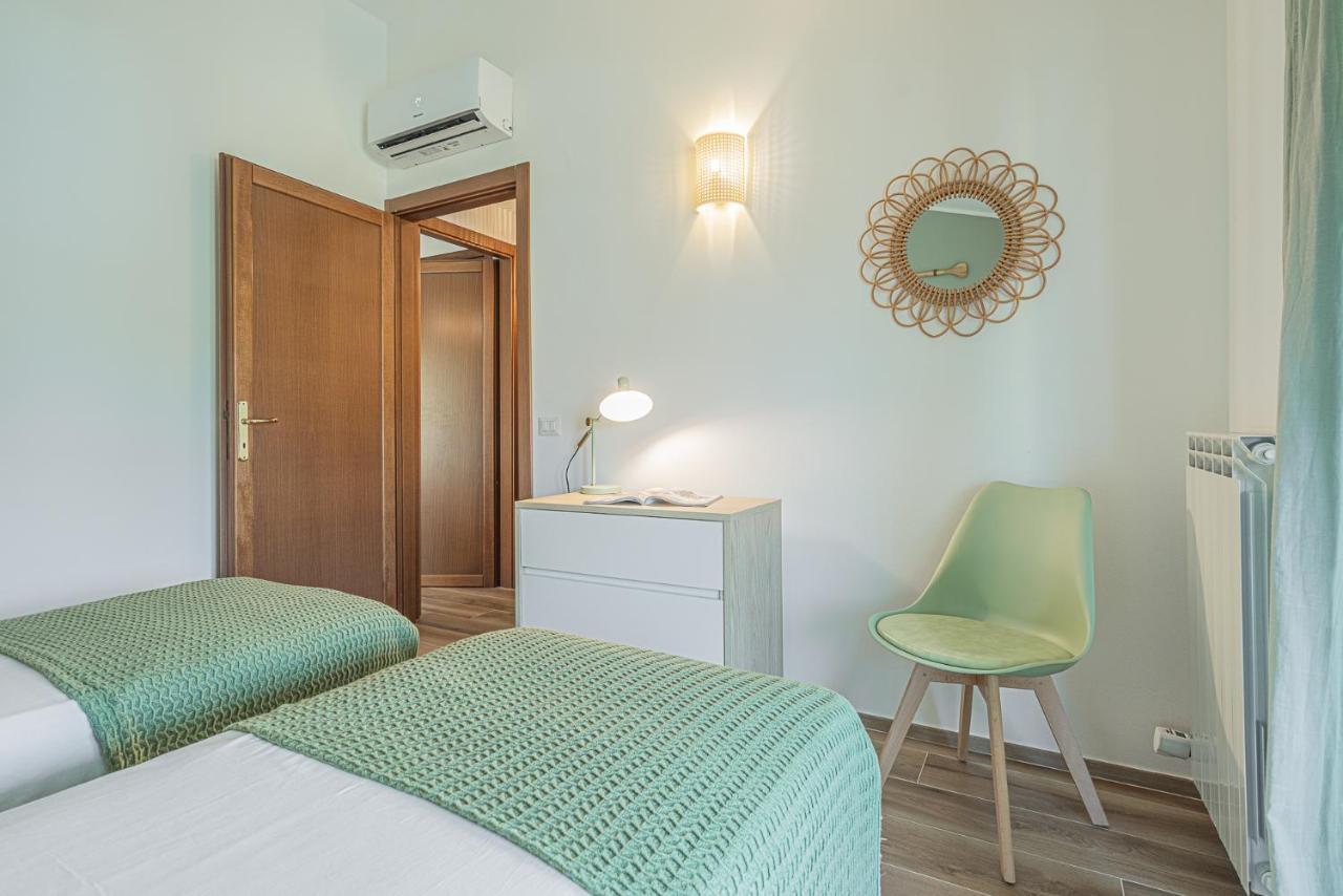 סירמיונה Dolce Vita Family Apartment מראה חיצוני תמונה