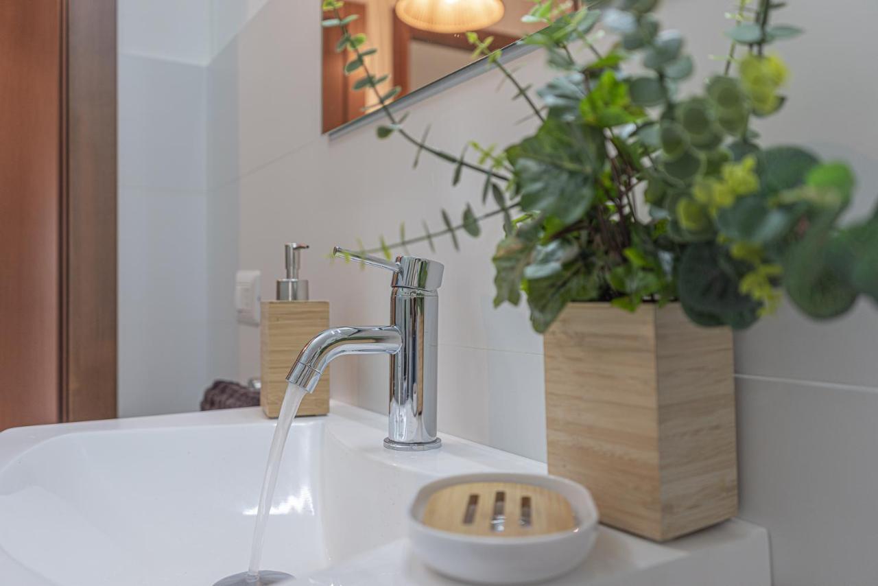 סירמיונה Dolce Vita Family Apartment מראה חיצוני תמונה