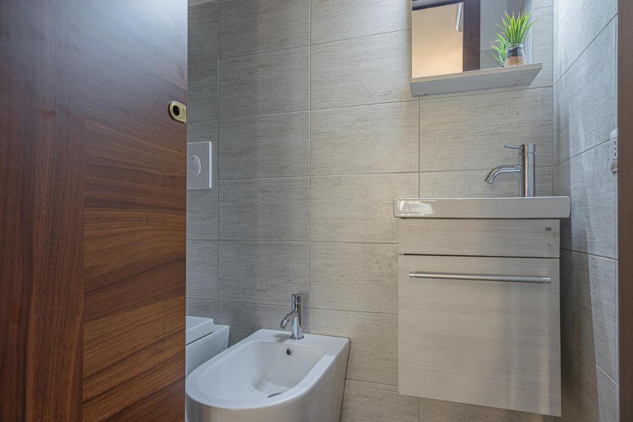 סירמיונה Dolce Vita Family Apartment מראה חיצוני תמונה