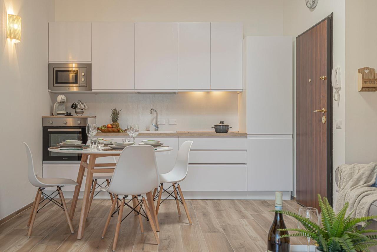 סירמיונה Dolce Vita Family Apartment מראה חיצוני תמונה