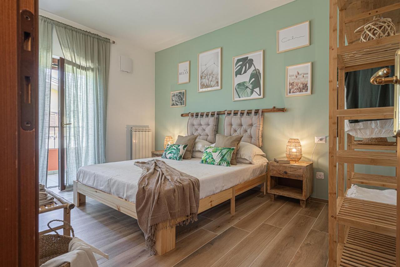 סירמיונה Dolce Vita Family Apartment מראה חיצוני תמונה