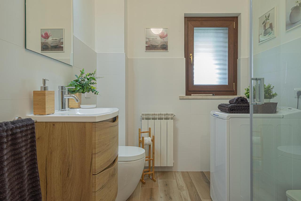 סירמיונה Dolce Vita Family Apartment מראה חיצוני תמונה