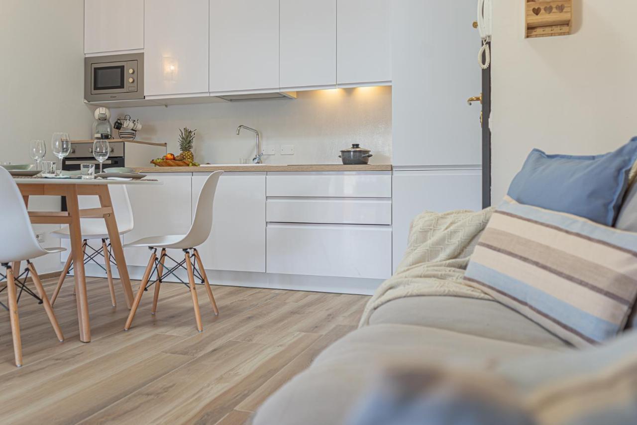 סירמיונה Dolce Vita Family Apartment מראה חיצוני תמונה