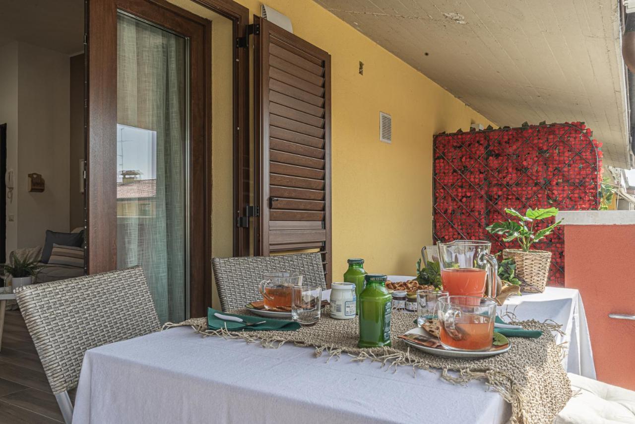 סירמיונה Dolce Vita Family Apartment מראה חיצוני תמונה